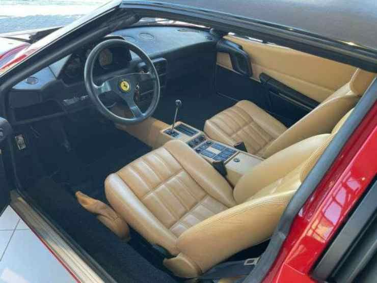 Ferrari 328 GTS (AutoScout 24) interni
