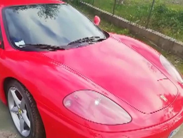 Possedere una Ferrari in Italia può diventare un reato | La notizia