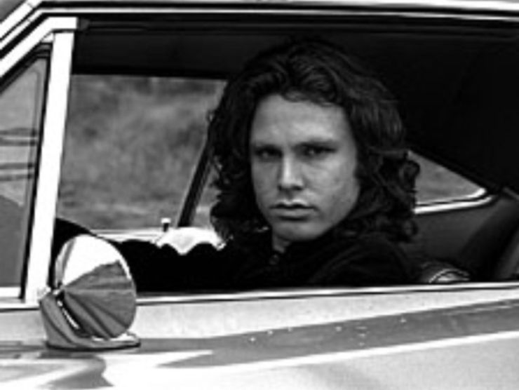 Jim Morrison con la sua Ford Mustang (Twitter)