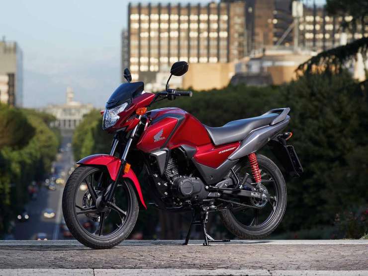 Honda: arriva la moto che fa quasi 70 km con un litro di benzina | 800 km con un pieno
