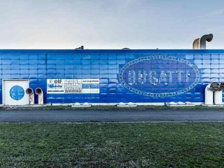 La Fabbrica Blu della Bugatti a Campogalliano (web source)