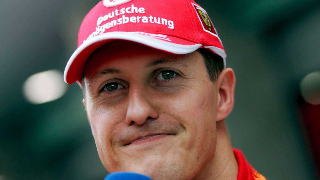 Michael Shumacher con cappello Ferrari