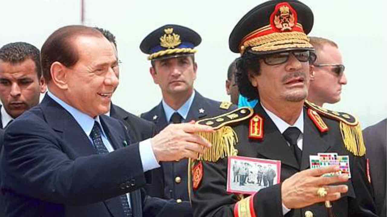 Berlusconi con Gheddafi