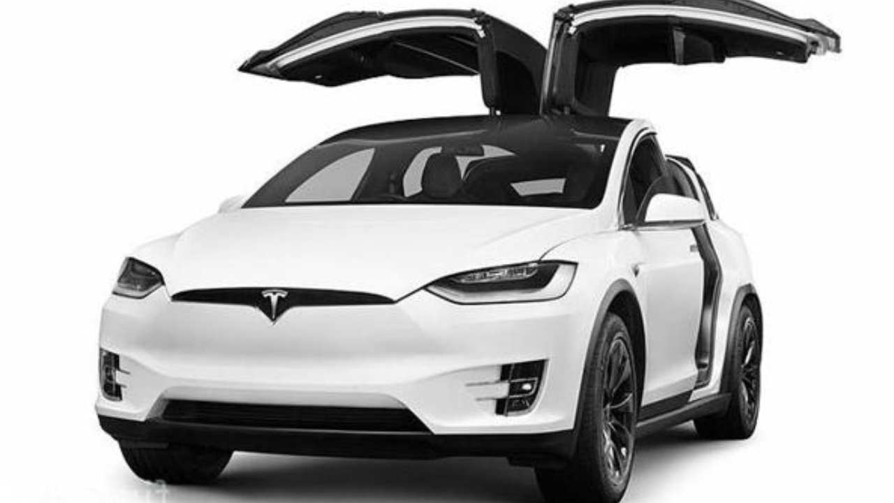 Abre las puertas del coche Tesla