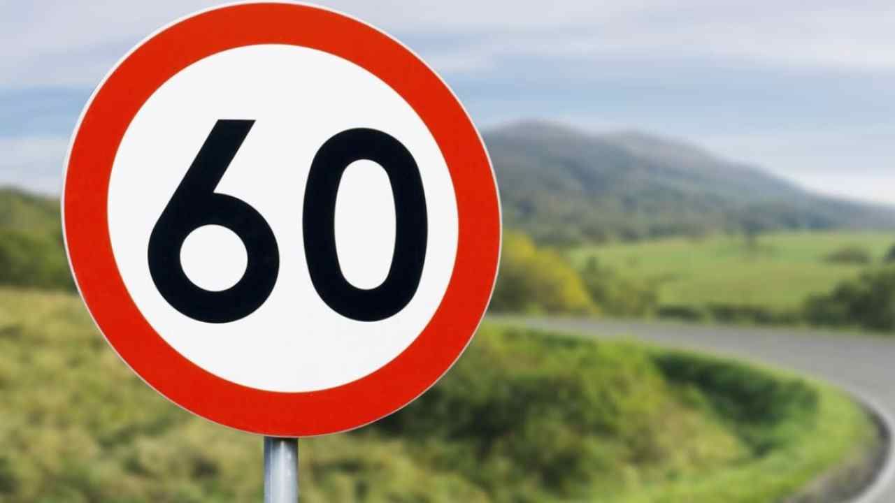 Limite di velocità 60 chilometri orari (web source) 15.7.2022 quattromania 2