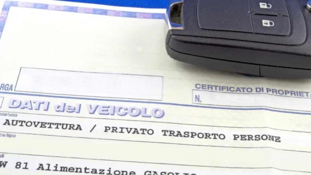 Il certificato del PRA riguardante la proprietà di un'auto