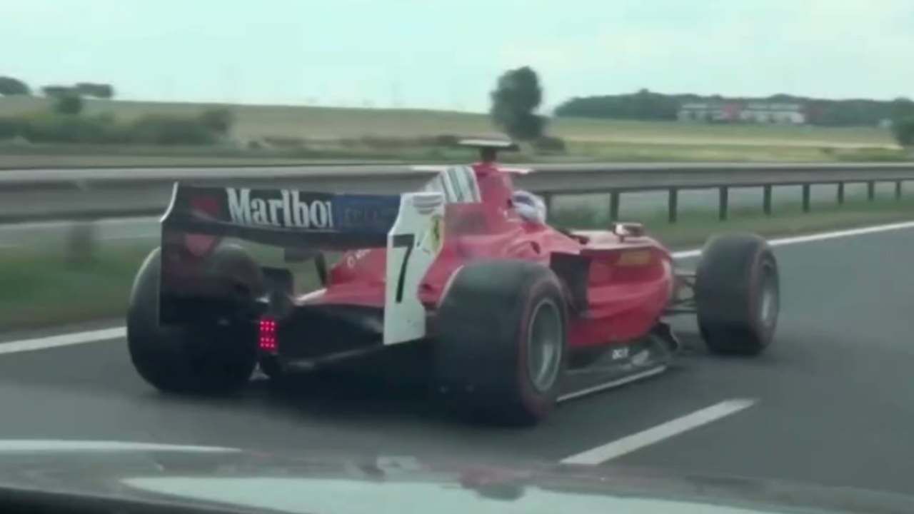La Ferrari Formula 1 in autostrada (web source) 15.8.2022 quattromania 2