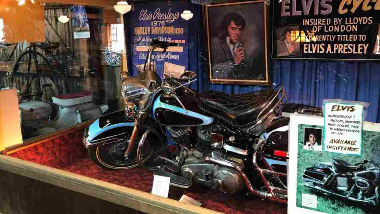 L'esposizione della Harley Davidson di Elvis Presley