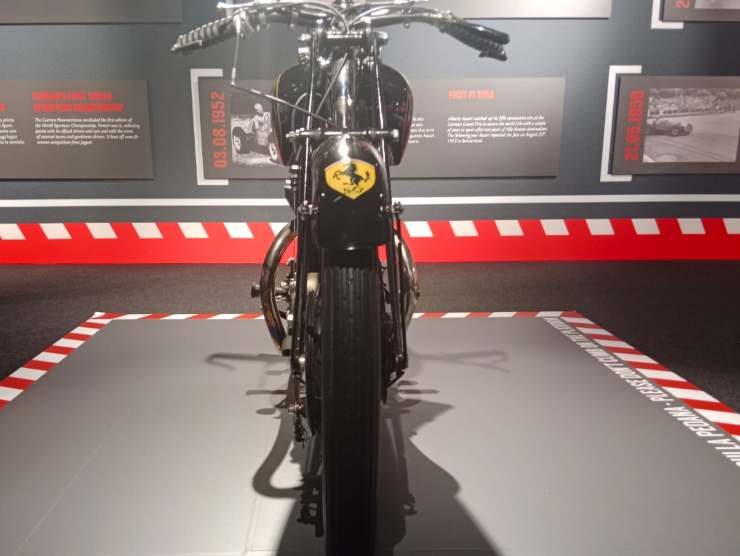 Ferrari, la Rudge 500 TT Replica presente al museo della Rossa 30 settembre 2022 quattromania.it