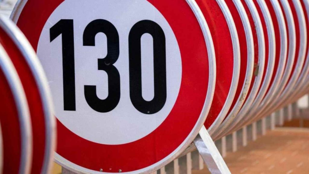 Limiti di velocità in autostrada: si scende a 60 km/h | La proposta è