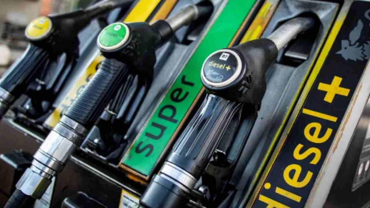 Rifornimenti di diesel e benzina