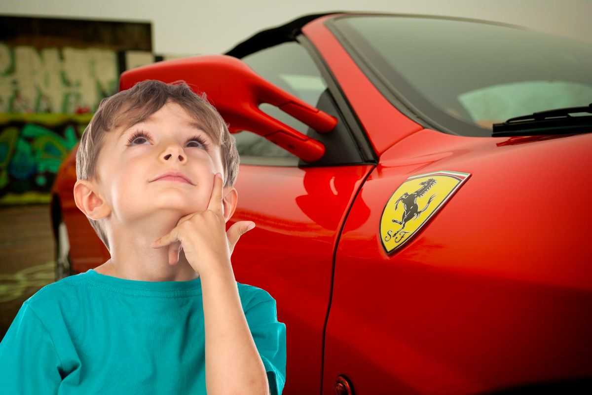 La Ferrari guidata da un bambino