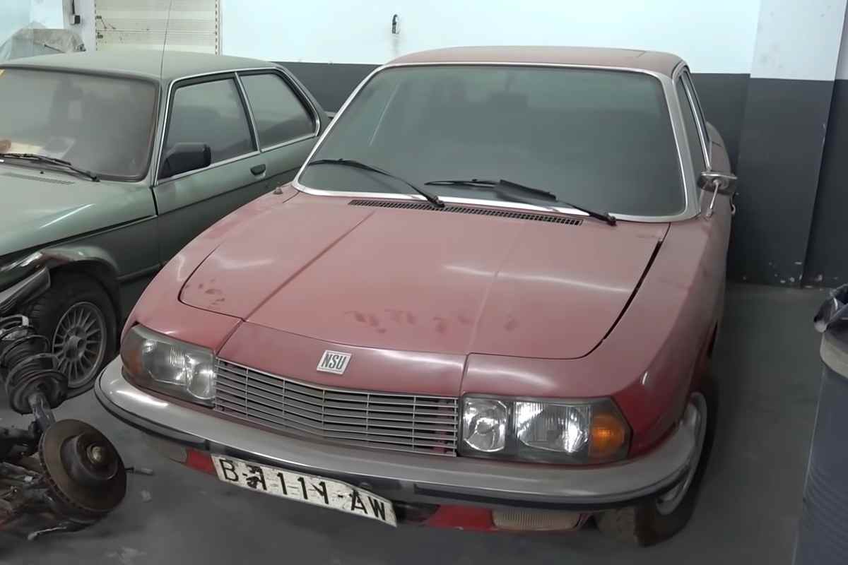 Tante le auto ritrovate in un garage in Spagna