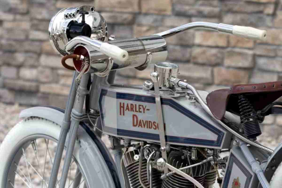La storica moto Harley-Davidson