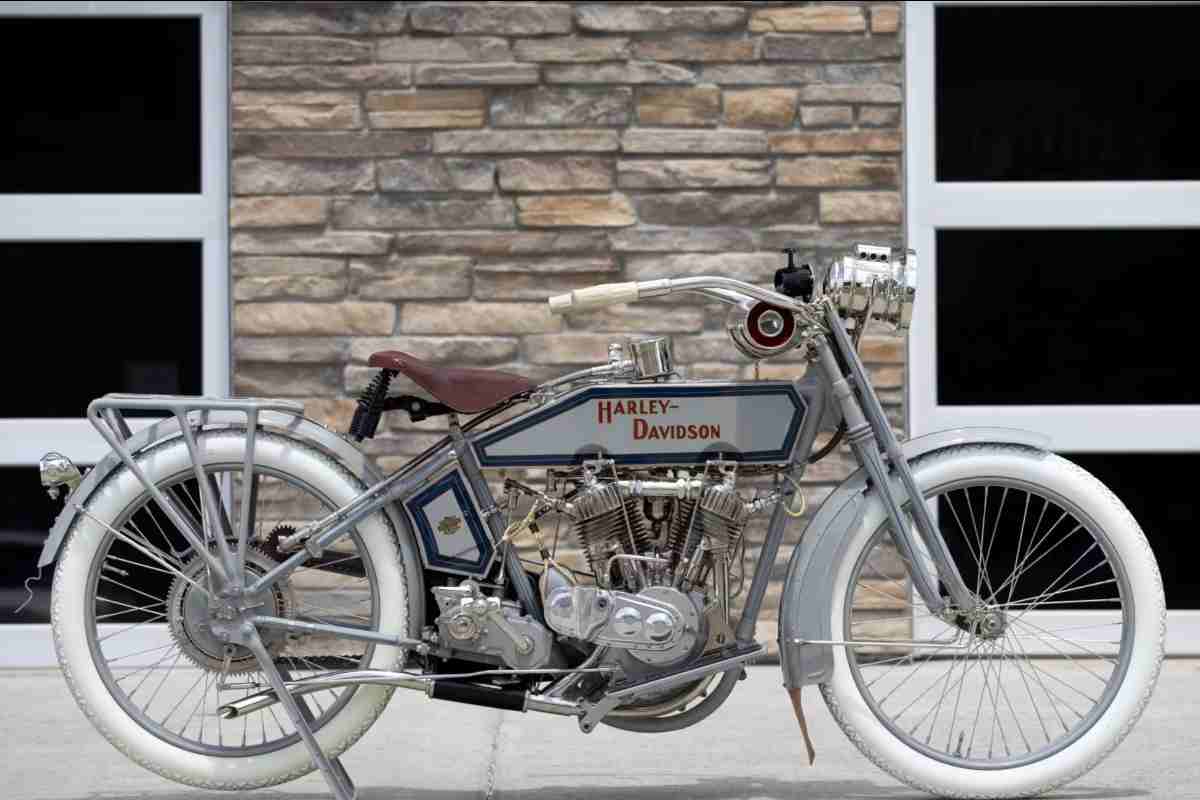 La storica moto Harley-Davidson