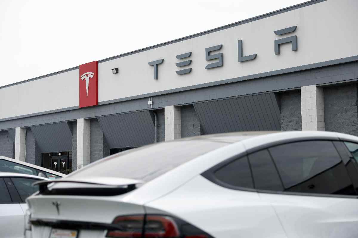 tesla sconto meno di 20.000 euro